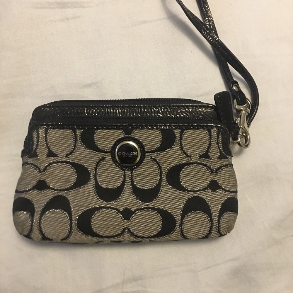 Coach wristlet wallet